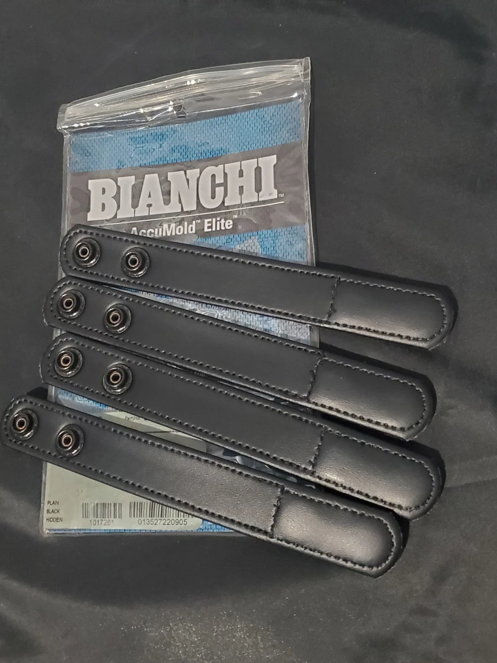 Bianchi AccuMold Elite 7906 Belt Keepers 4-Pack Plain Black